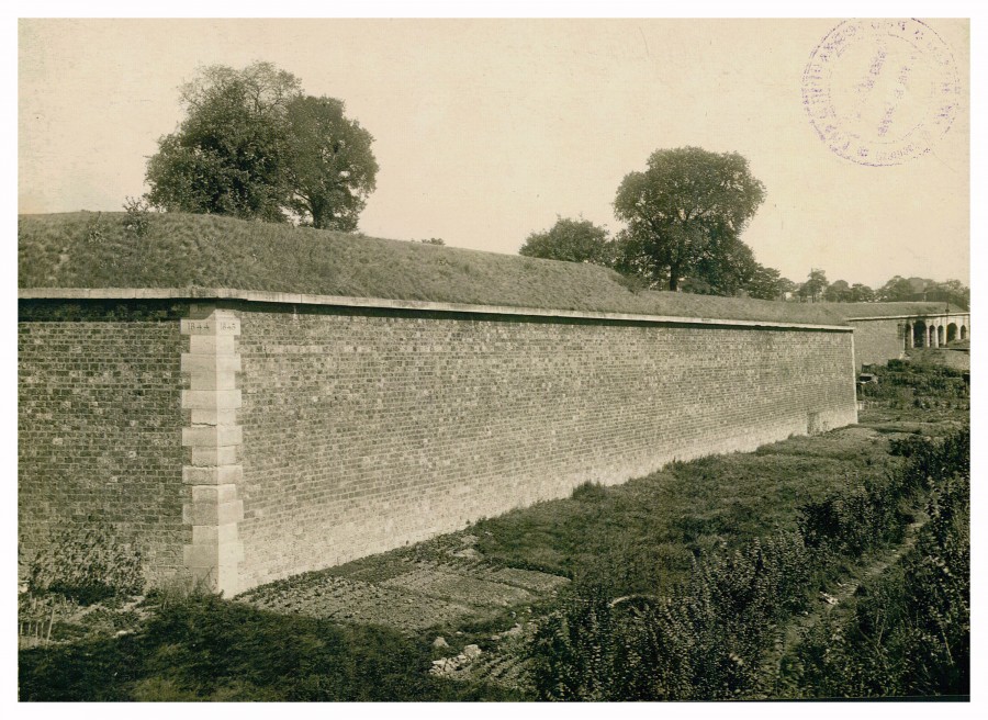 AD075PH_FORT005.JPG