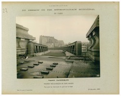 AD075PH_METR270.JPG